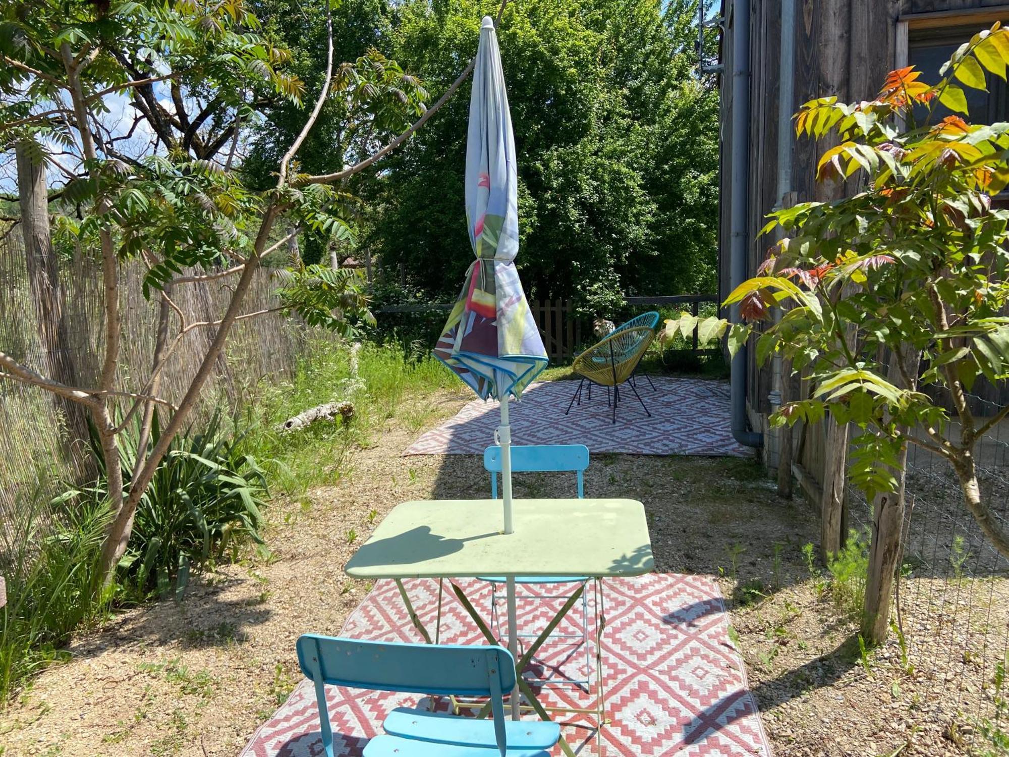 Gite Wildflower Lane Valojoulx Extérieur photo
